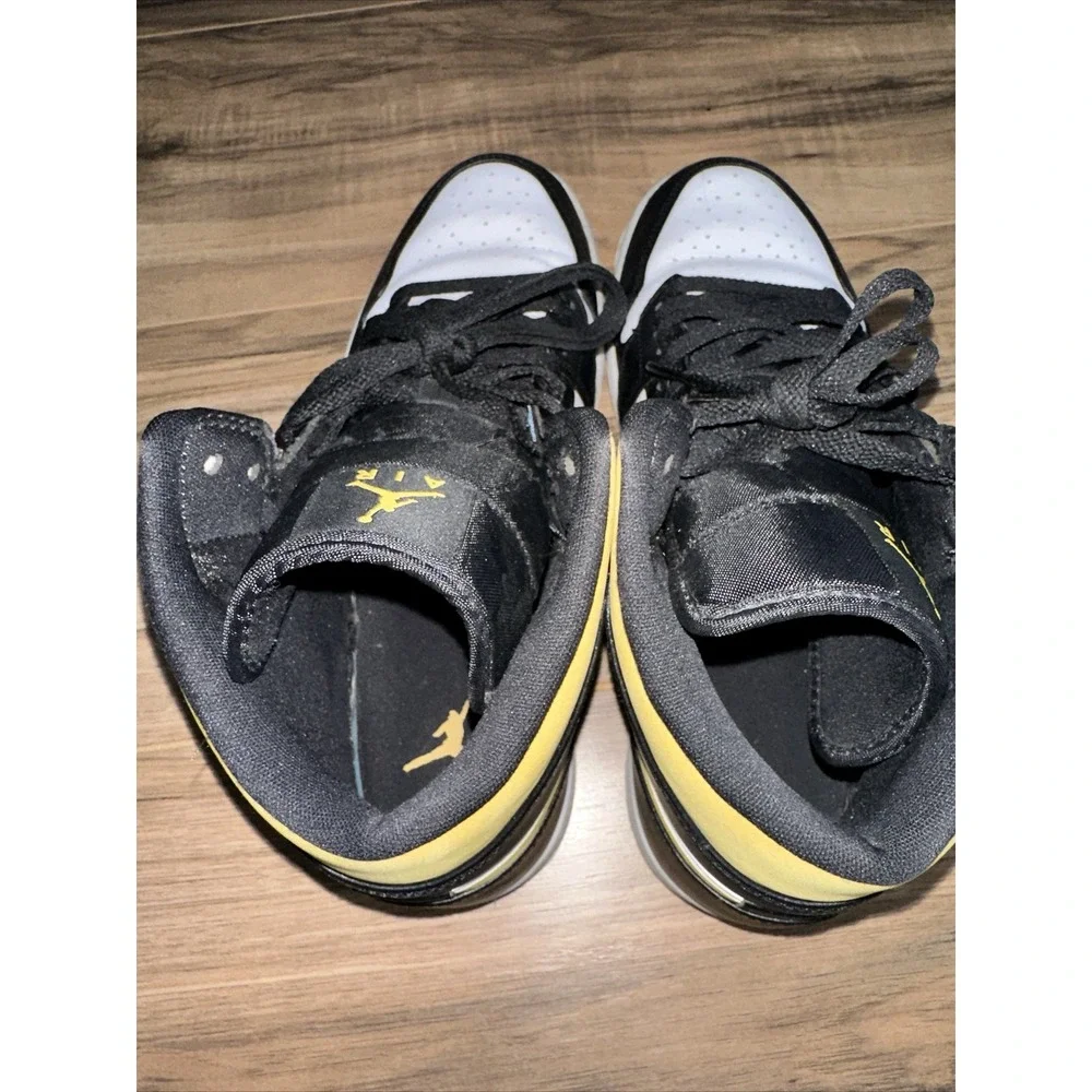 Size 11- Jordan 1 Mid Black University Gold 2021 With‎ Box
